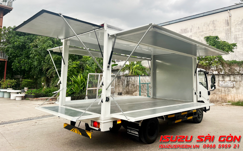 Xe Tải Isuzu 1T9 Thùng Kín Cánh Dơi 5